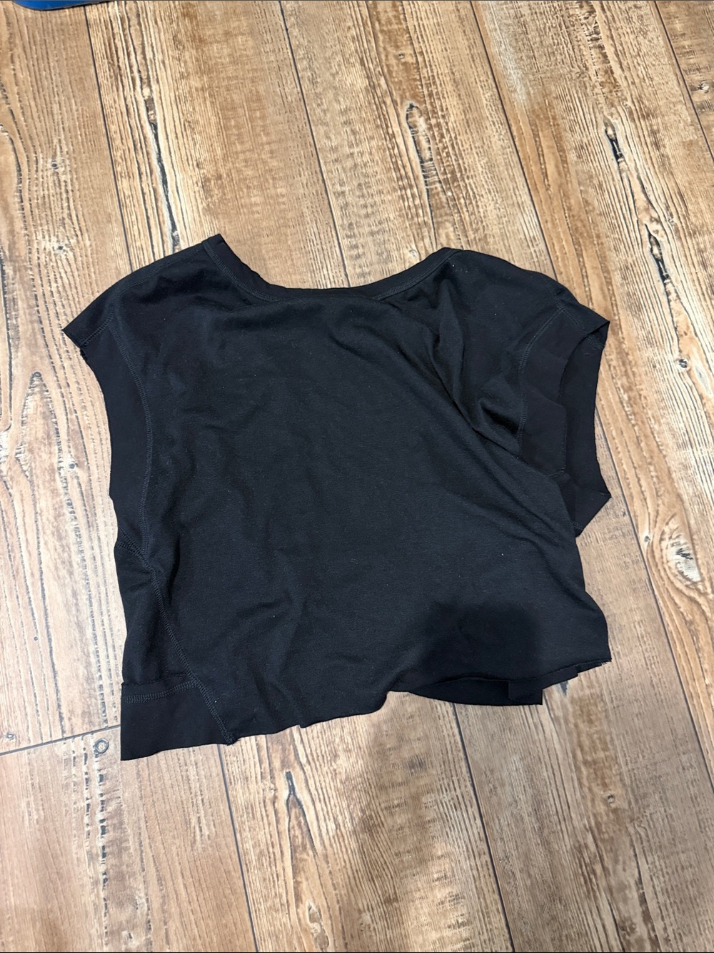 Black Women's slightly Cropped Cap-Sleeve Top